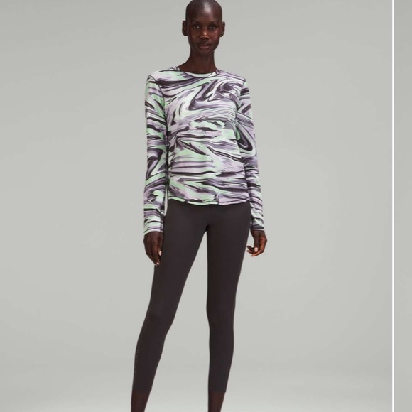 Lululemon High Neck Run And Train LS - Picture 2 of 7